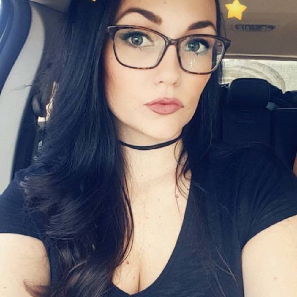 Meet your Posher, Leanne